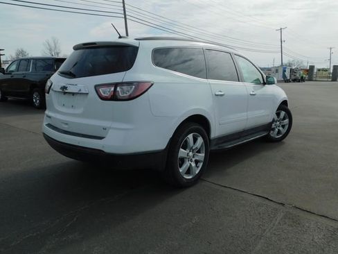 Used 2017 Chevrolet Traverse LT w/ Style and Technology Package image 7