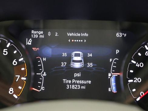 Used 2025 Jeep Compass Trailhawk AWD/4WD image 17