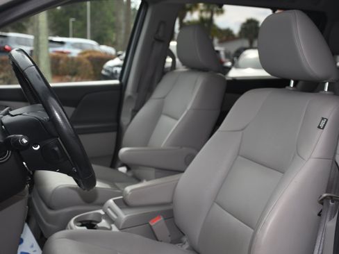 Used 2017 Honda Odyssey EX-L image 12