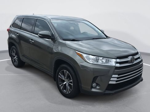 Used 2018 Toyota Highlander Plus image 3