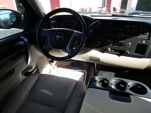 Used 2011 GMC Sierra 1500 SLE w/ Power Tech Package image 8