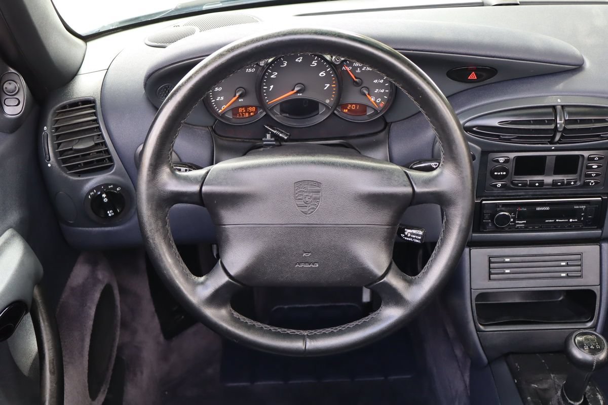 Used 1999 Porsche Boxster RWD image 32