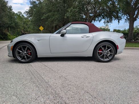 Used 2018 MAZDA MX-5 Miata Grand Touring RWD image 5