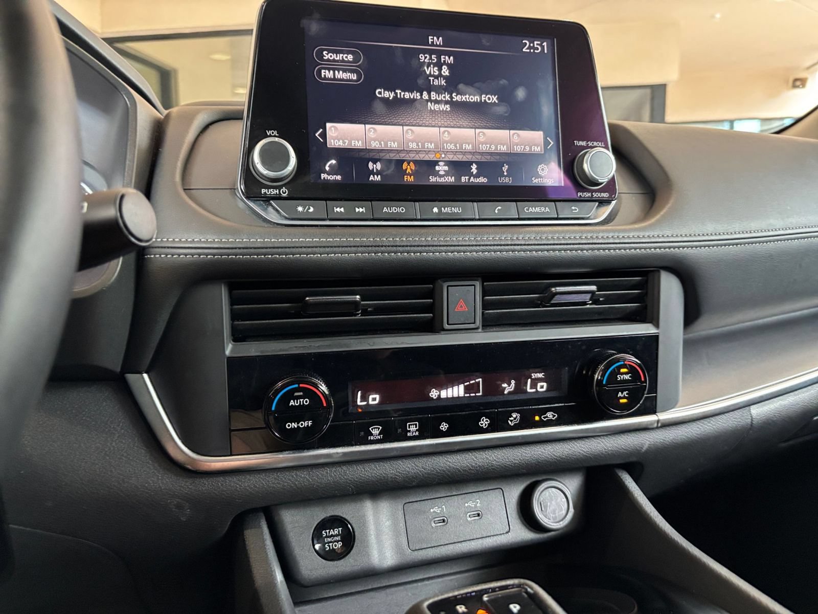 Used 2025 Nissan Rogue SV FWD image 16