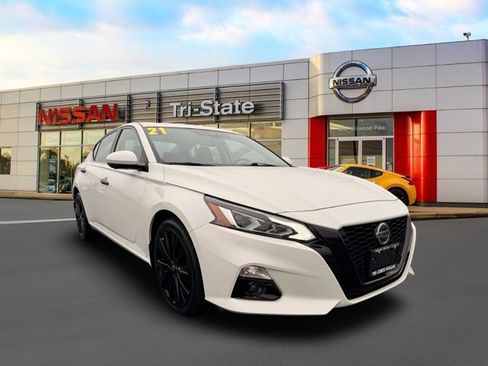 Certified 2021 Nissan Altima 2.5 Platinum image 1