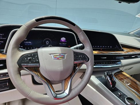 Certified 2024 Cadillac Escalade ESV Sport Platinum w/ LPO, Floor Liner Package image 18