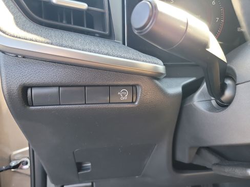 Used 2025 Nissan Kicks SV image 31