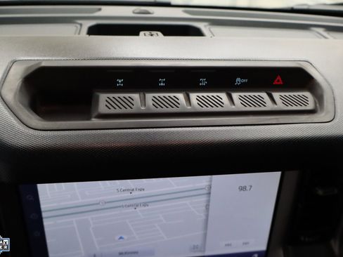 Used 2022 Ford Bronco Outer Banks w/ Sasquatch Package image 24