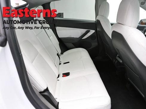 Used 2021 Tesla Model Y Long Range AWD/4WD image 17