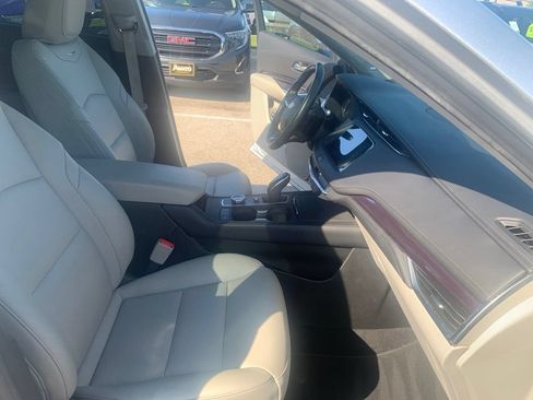 Used 2022 Cadillac XT4 Luxury w/ Driver Awareness Package AWD/4WD image 15