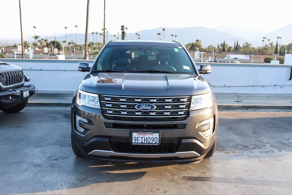 Used 2017 Ford Explorer Limited FWD image 3