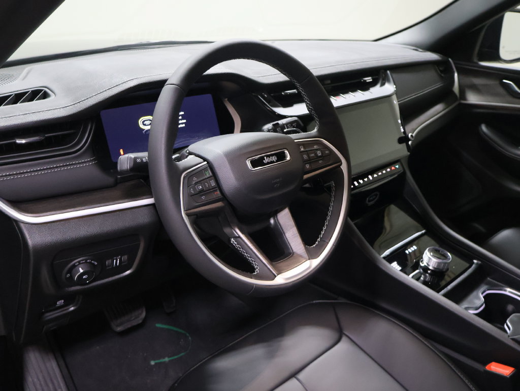 New 2027 Jeep Grand Cherokee Limited AWD/4WD image 20
