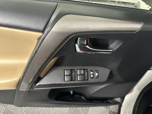 Used 2018 Toyota RAV4 XLE w/ Plus Extra Value Package AWD/4WD image 8