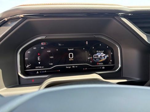 Certified 2025 GMC Sierra 2500 AT4 w/ AT4 Preferred Package AWD/4WD image 18
