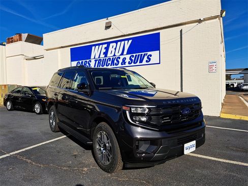 New 2025 Ford Expedition Active image 1