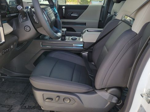New 2026 GMC Hummer EV SUV w/ LPO, Dark Essentials Package AWD/4WD image 6