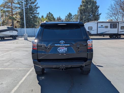 Used 2019 Toyota 4Runner TRD Off-Road Premium AWD/4WD image 4