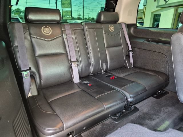 Used 2013 Cadillac Escalade Platinum AWD/4WD image 18