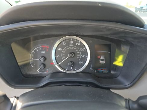 Used 2021 Toyota Corolla LE image 9