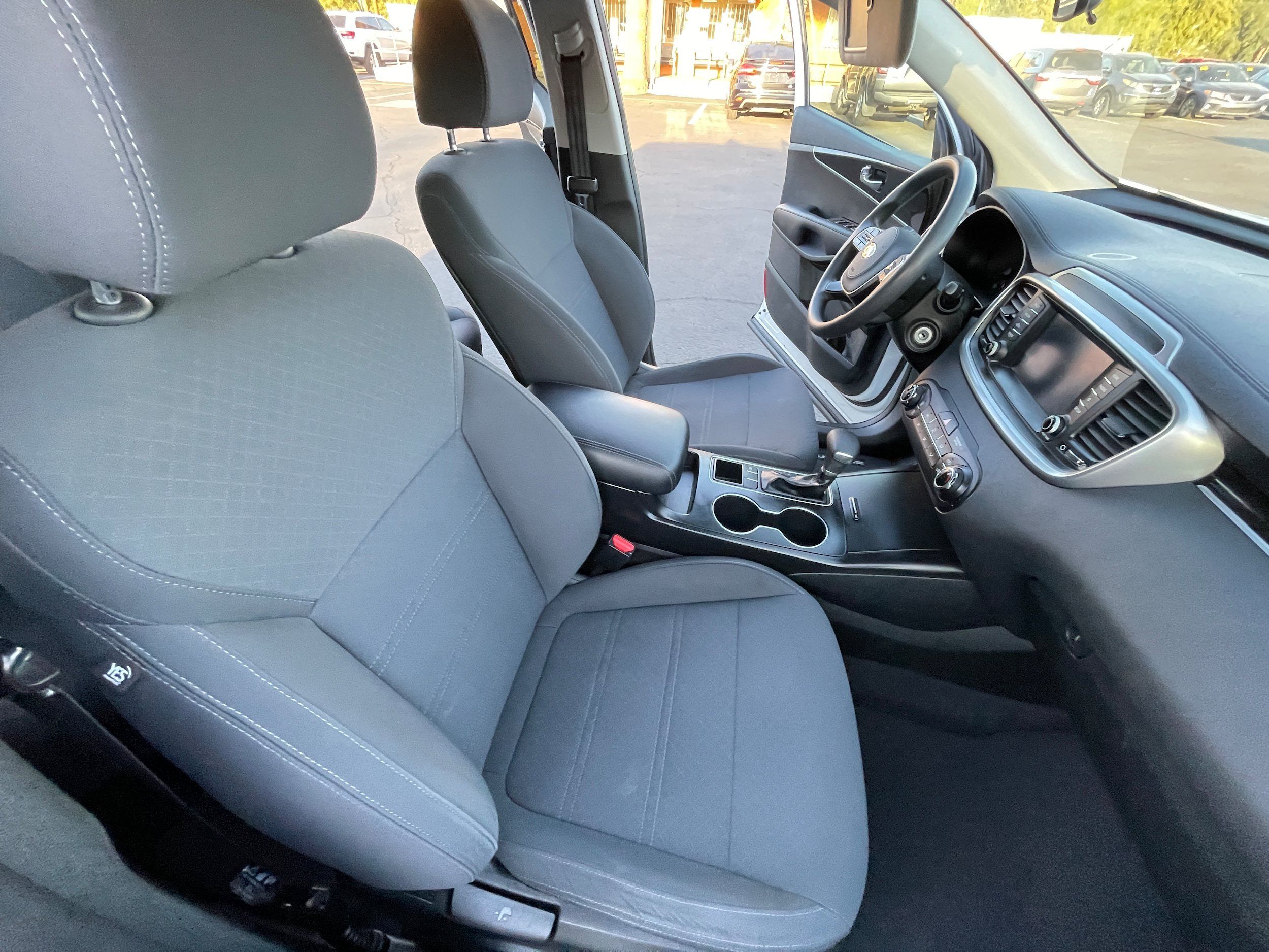Used 2019 Kia Sorento FWD image 30