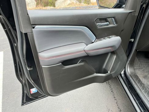 Used 2024 Chevrolet Colorado Z71 image 11