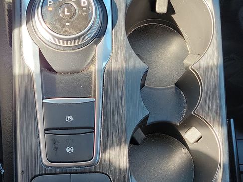 Used 2024 Ford Escape ST-Line image 25