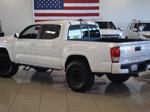 Used 2017 Toyota Tacoma SR AWD/4WD image 23
