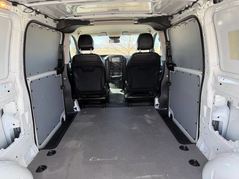 Used 2021 Mercedes-Benz Metris image 13