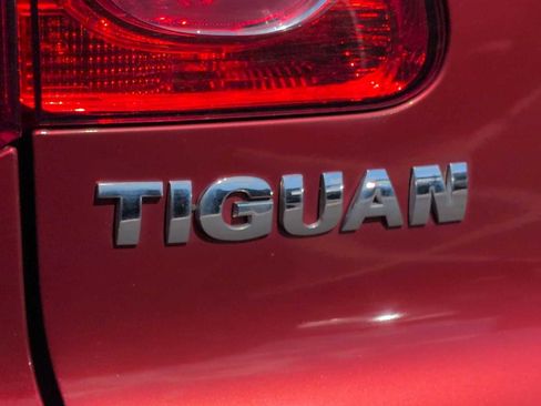 Used 2009 Volkswagen Tiguan SE FWD image 13
