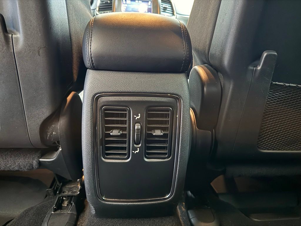 Certified 2020 Jeep Grand Cherokee Laredo AWD/4WD image 28