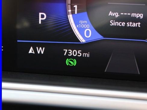 Used 2025 Volkswagen Taos SE w/ Panoramic Sunroof Package FWD image 33