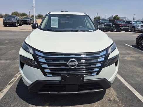 Used 2024 Nissan Rogue S FWD image 2