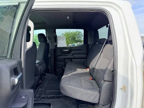 Used 2020 Chevrolet Silverado 1500 Custom w/ Custom Value Package AWD/4WD image 8
