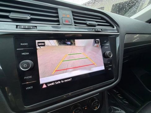 Used 2020 Volkswagen Tiguan SE AWD/4WD image 21