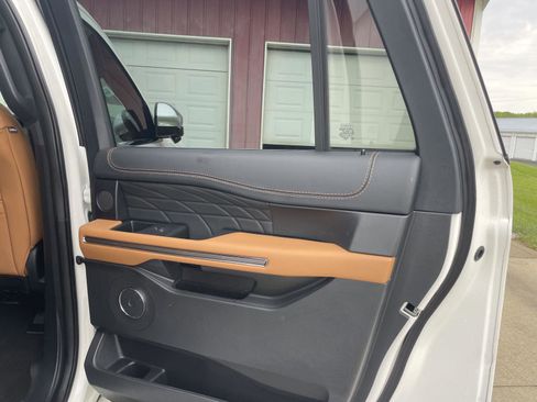 Used 2022 Ford Expedition Max Platinum AWD/4WD image 32