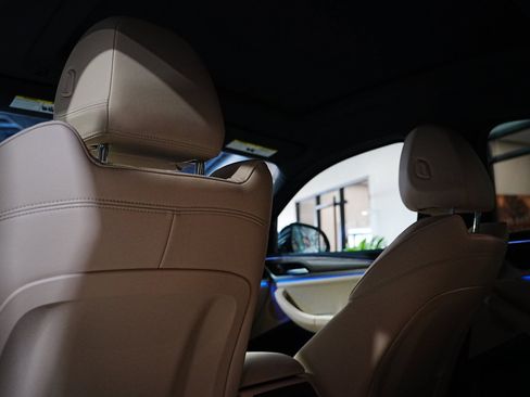 Used 2021 BMW X4 xDrive30i w/ Premium Package image 11