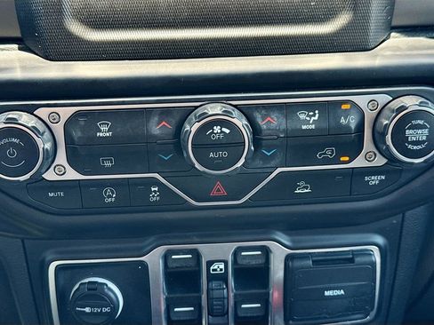 Used 2022 Jeep Gladiator Sport AWD/4WD image 16