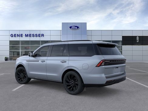 New 2025 Lincoln Navigator Reserve w/ Jet Appearance Package AWD/4WD image 23