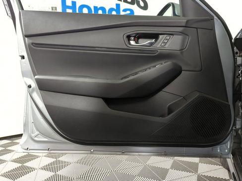 Used 2025 Honda Accord EX-L image 9