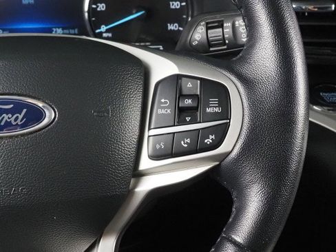 Used 2022 Ford Explorer XLT image 23