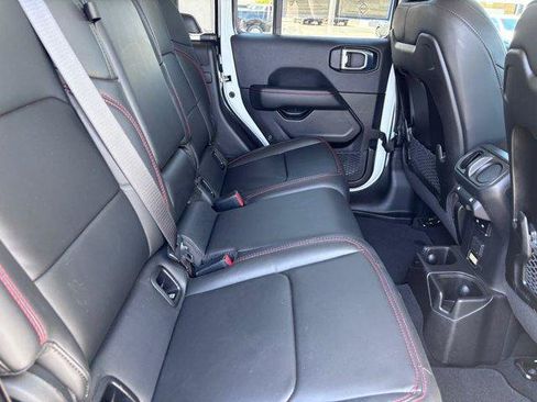Used 2025 Jeep Gladiator Rubicon w/ Safety Group AWD/4WD image 13