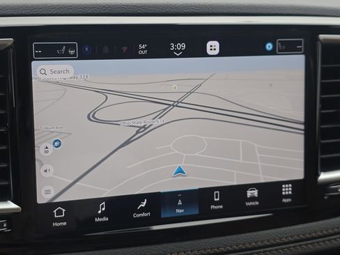 Used 2025 Chrysler Pacifica Pinnacle FWD image 19