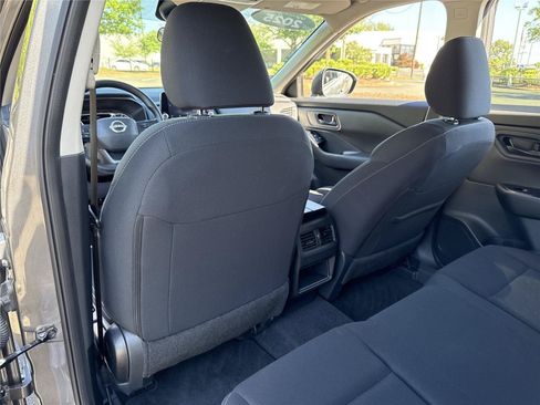 Used 2025 Nissan Rogue S FWD image 23