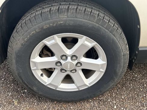 Used 2013 GMC Acadia SLE FWD image 6
