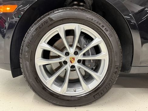 Certified 2026 Porsche Macan AWD/4WD image 12