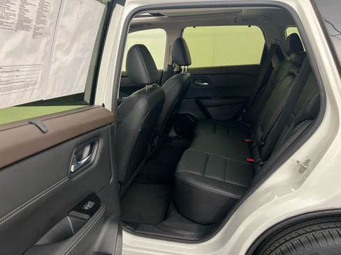 Used 2023 Nissan Rogue SL w/ SL Premium Package FWD image 16