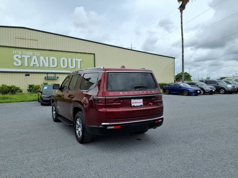 Used 2023 Jeep Wagoneer 2WD image 6