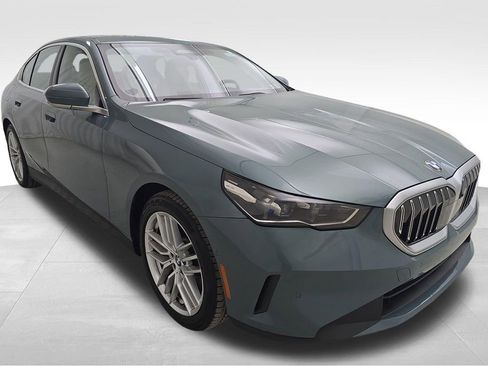 Certified 2024 BMW 530i xDrive w/ Premium Package image 2