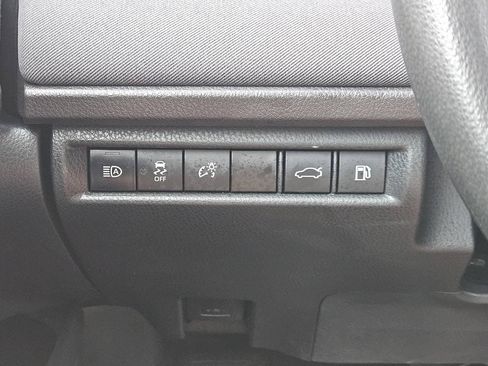 Used 2025 Toyota Camry LE FWD image 22