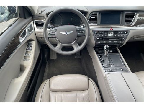 Used 2015 Hyundai Genesis 3.8 w/ Option Group 03 image 17